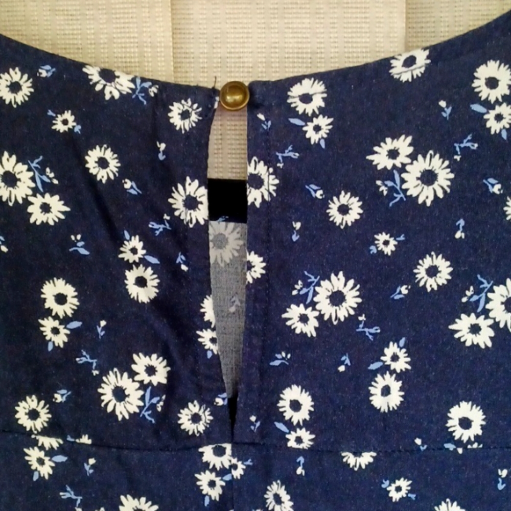Floral blouse - Picture 5 of 6